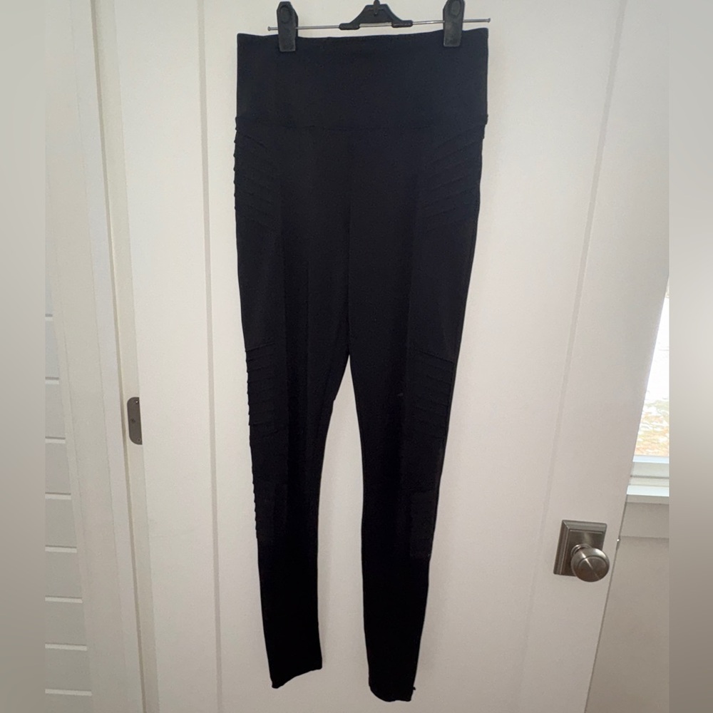 NWOT Athleta Delancey Motto tight sz ST